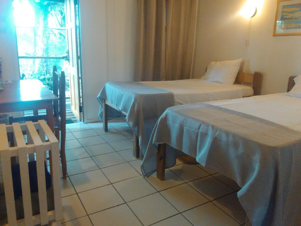 Hotel The Reef Beach Huts Vieux Fort Zewnętrze zdjęcie
